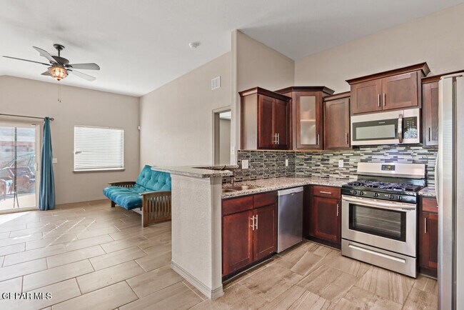 Building Photo - 13960 Lago Vista Ave