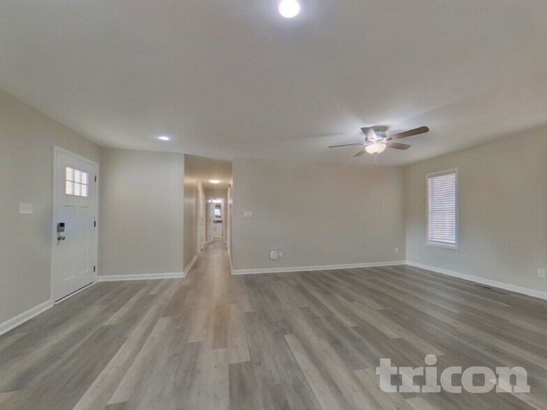 Building Photo - 359 River Trace Dr