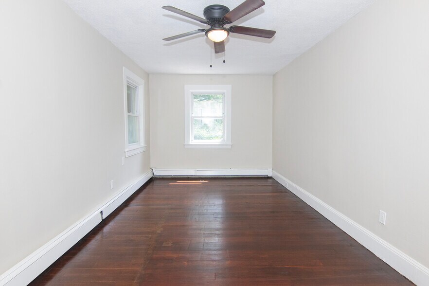 Building Photo - 44 Croton Ave