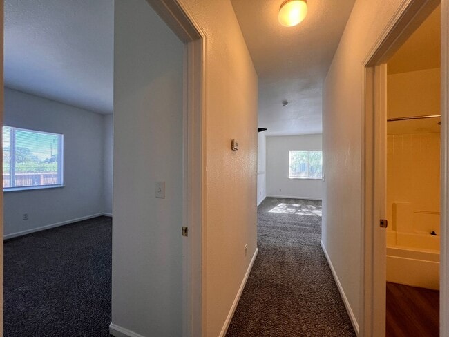 Building Photo - Mallard Estates 4 Bedroom, 2 Bath Home- Fallon, NV
