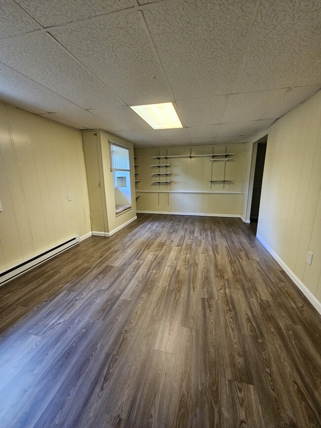 Building Photo - 100 Kuhns Ln