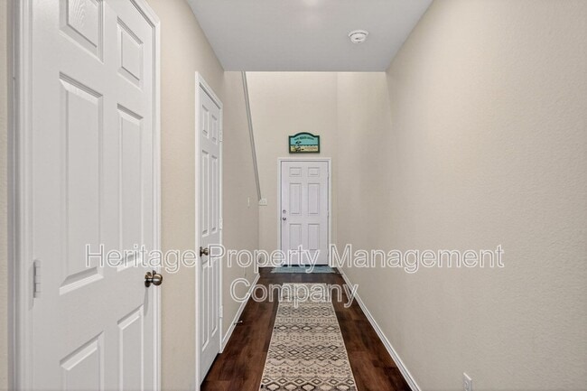 Building Photo - 4037 Bermuda Ln