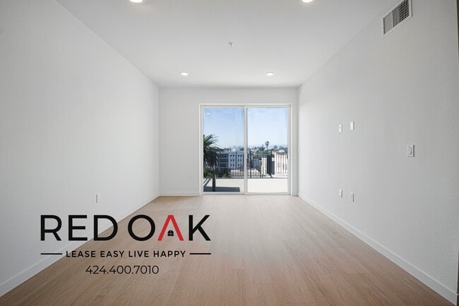 Building Photo - 856 S Gramercy Dr