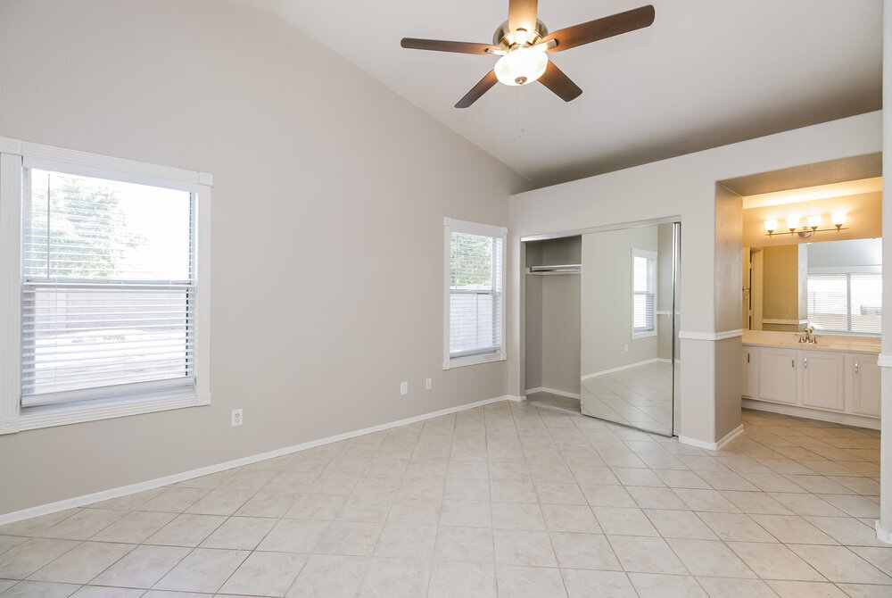 Building Photo - 2415 E Browning Pl