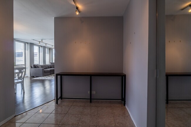 Building Photo - 1660 N La Salle Dr