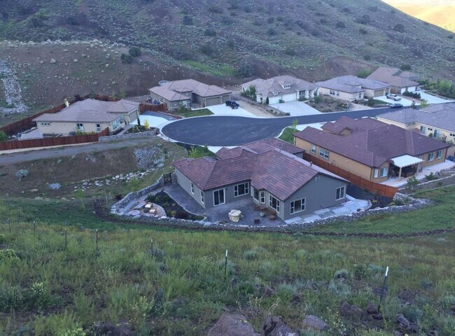 Building Photo - Executive Home in Hidden Valley