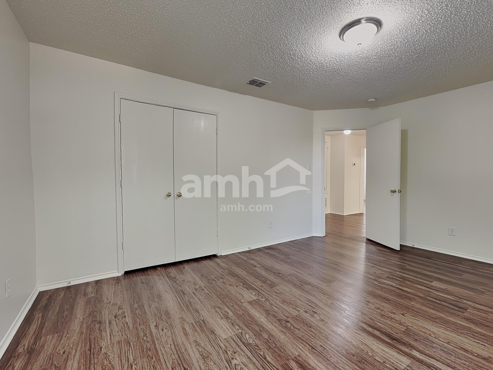 Building Photo - 4301 Meadowknoll Dr