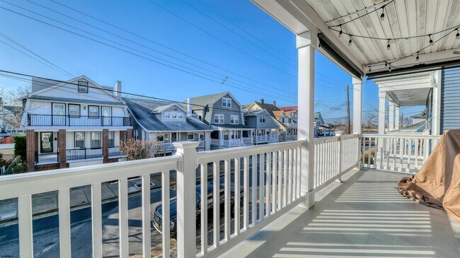 Building Photo - 1 N Victoria Ave