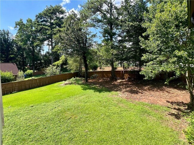 Building Photo - 6695 Courtney Dr