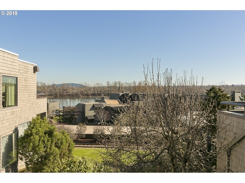 Building Photo - 5858 S Riveridge Ln