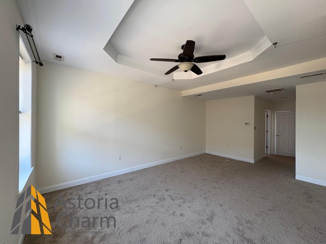 Building Photo - Backyard Fire Pit, Rooftop Terrace, and Mo...