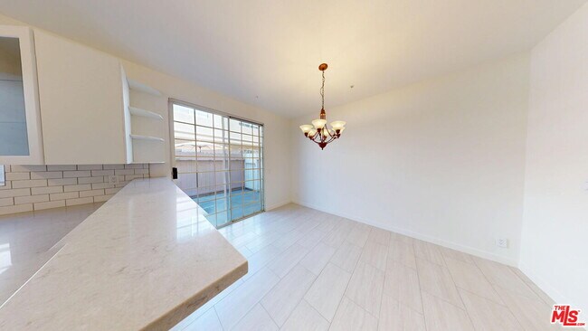 Building Photo - 18347 Saticoy St
