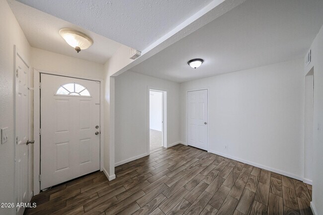 Building Photo - 3119 W Country Gables Dr