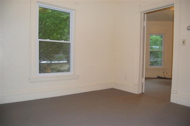 Building Photo - Energy Efficient 2 Bedroom One Block From ...