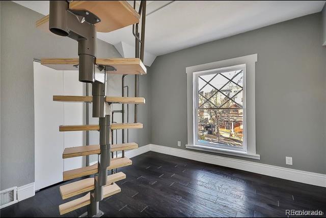 Building Photo - 2103 W 28th Ave