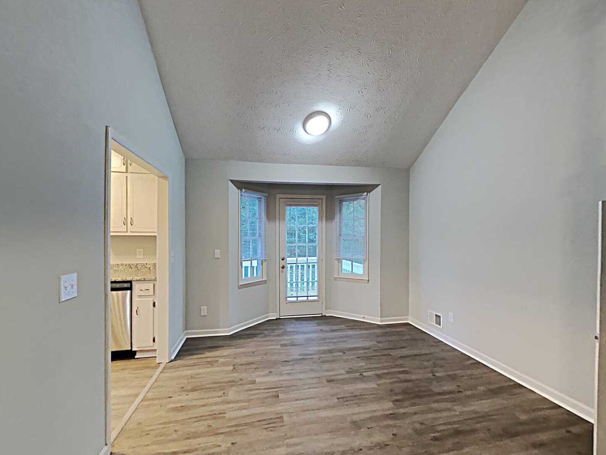 Building Photo - 1427 Hillside Pl SE