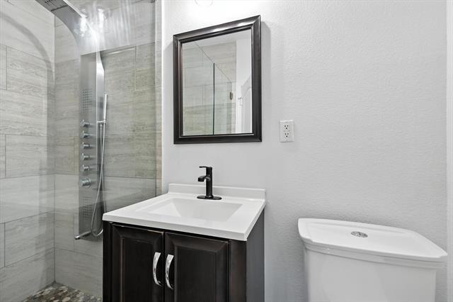 Building Photo - 10421 Sexton Dr