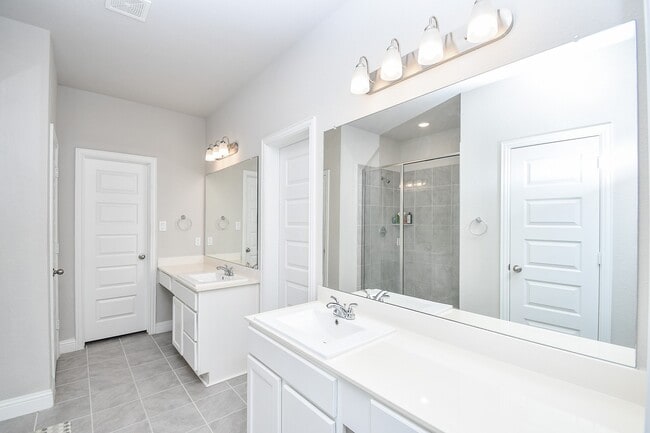 Building Photo - 4731 Bluestem Prairie Dr