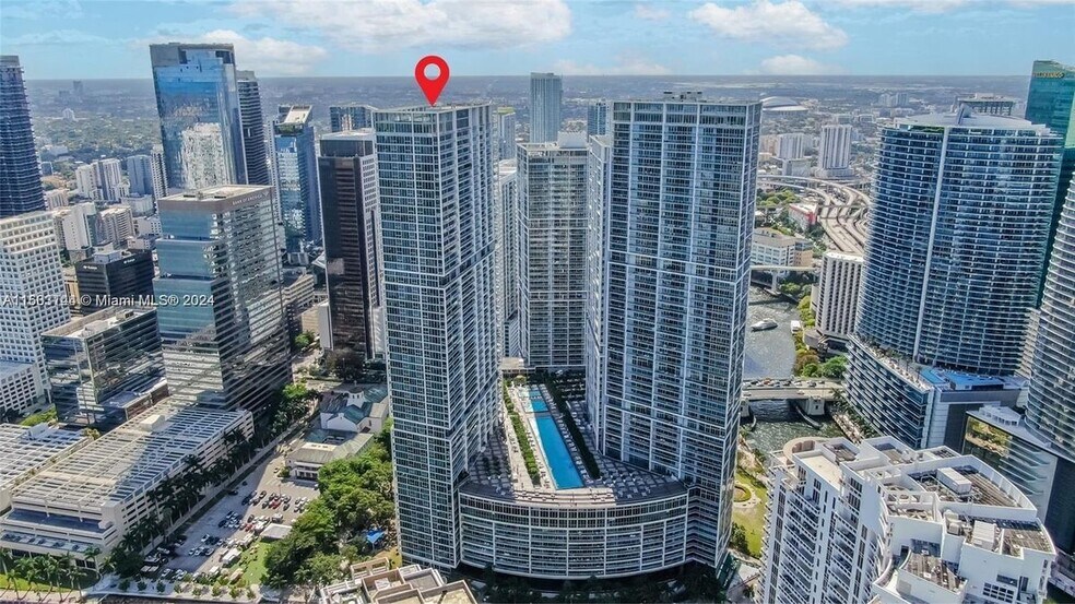 Primary Photo - 495 Brickell Ave
