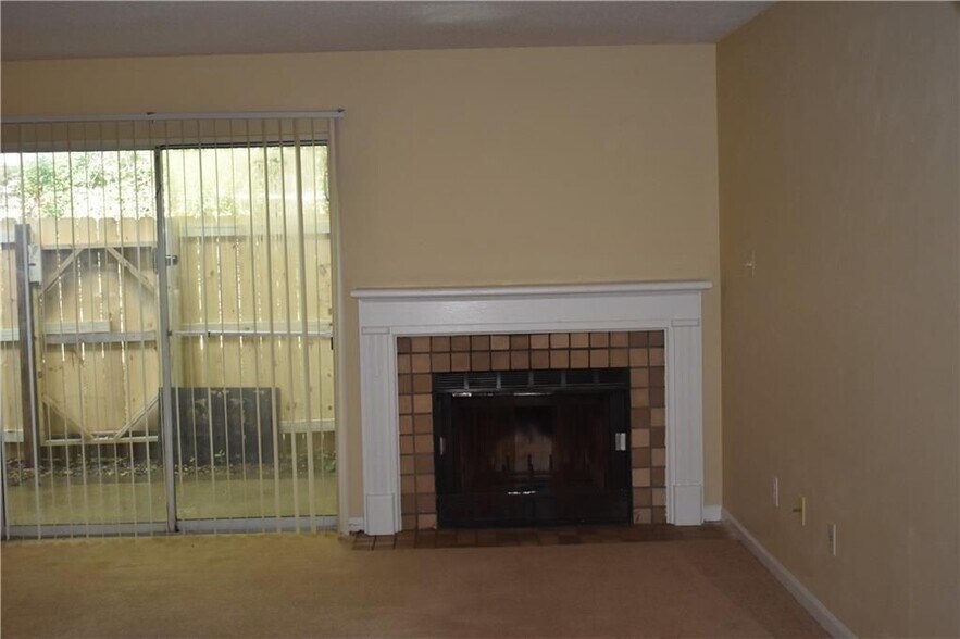 Building Photo - 6701 Dickens Ferry Rd