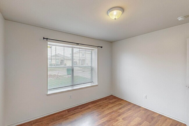 Building Photo - Adorable 3 bedroom 2 bath in Burleson Texas!