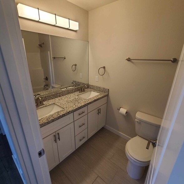 Primary bathroom - 146 168th St E