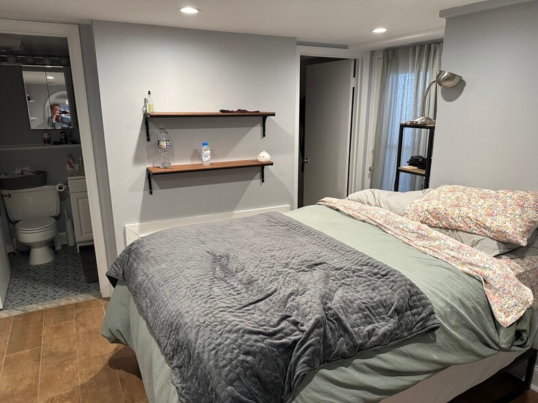 Building Photo - 1721 Riggs Pl NW