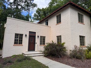 Building Photo - 3 Bed 2 Bath Home in Golfview