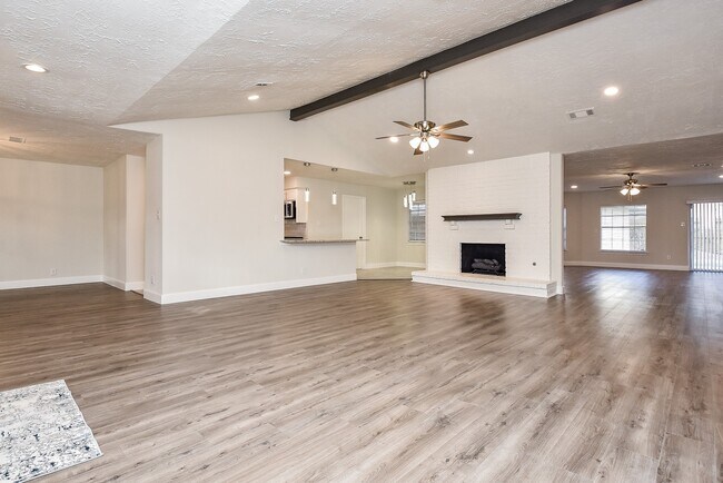 Building Photo - 8134 Ivan Reid Dr