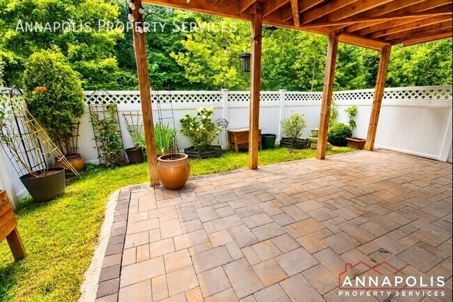 Building Photo - 717 Millhouse Dr