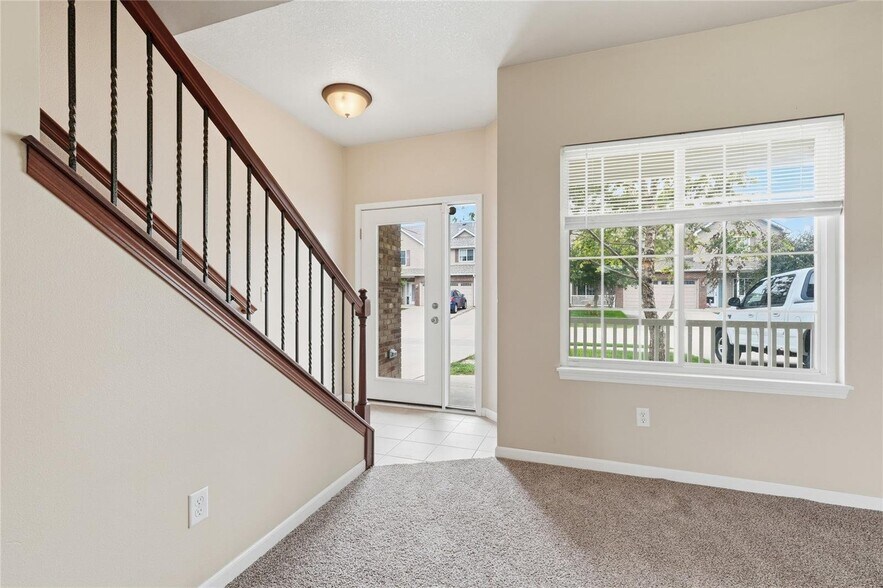 Building Photo - 1694 Burr Dr