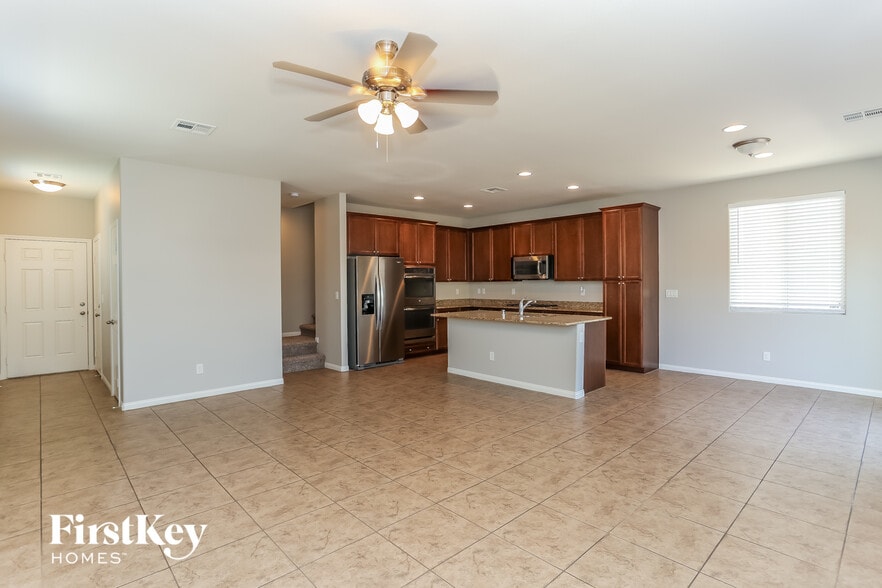 Building Photo - 6916 Yellow Cosmos Ave