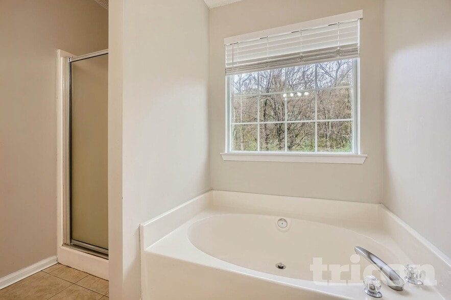 Building Photo - 3160 Brookfield Dr SW