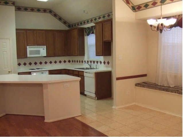 Building Photo - 2027 Wimbledon Dr