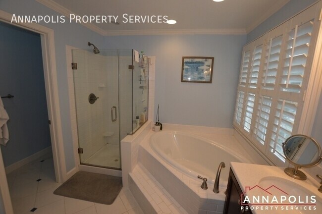 Building Photo - 314 Rosslare Dr