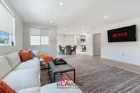 Building Photo - 1035 N Serrano Ave