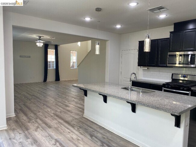 Building Photo - 5449 Prewett Ranch Dr