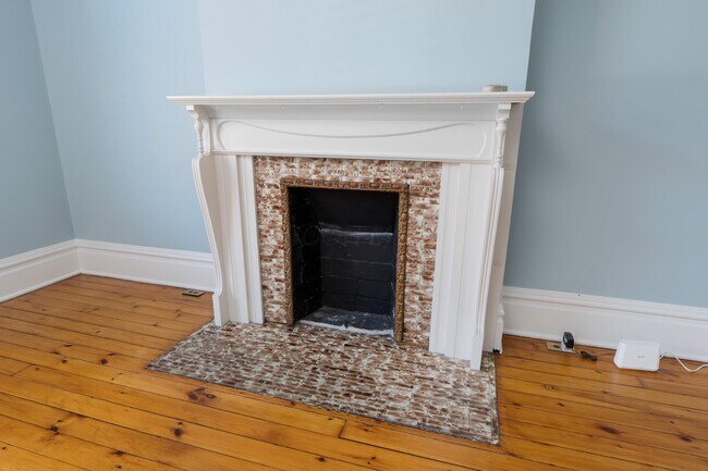 Building Photo - 281 Reinhard Ave