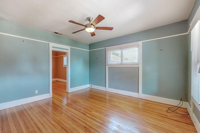 Building Photo - HISTORIC Edo BUNGALOW 2 Bedroom 1 Bath