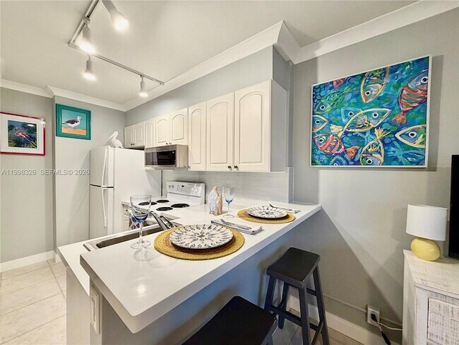 Building Photo - 1480 S Ocean Blvd