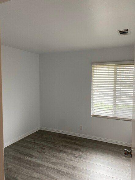 Building Photo - 3761 Ketch Ave
