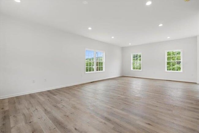 Building Photo - 4 BED 2.5 BATH LOCATED IN CHRISTIANSBURG LOCATED NOW