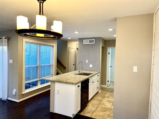 Building Photo - 3200 S Gessner Rd