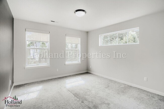 Building Photo - Spacious 3-Bedroom Home with Bonus Room in Desirable South Hillsboro! - Landscaping Included