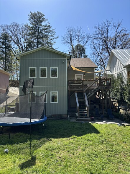 Building Photo - 13 Ruslan Dr