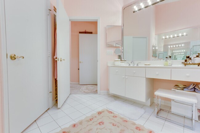 Building Photo - 4702 Carlton Golf Dr