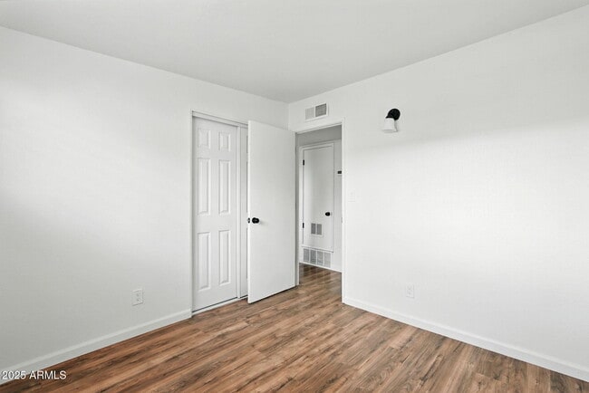 Building Photo - 130 W Harding Ave