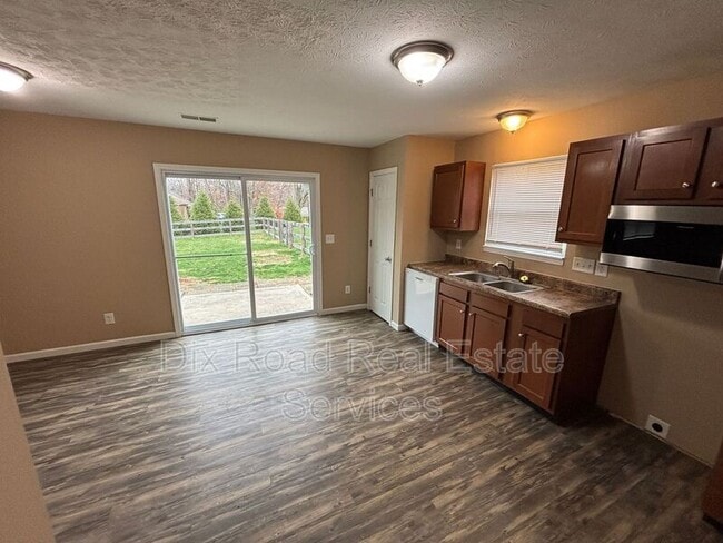 Building Photo - 2516 Resor Rd