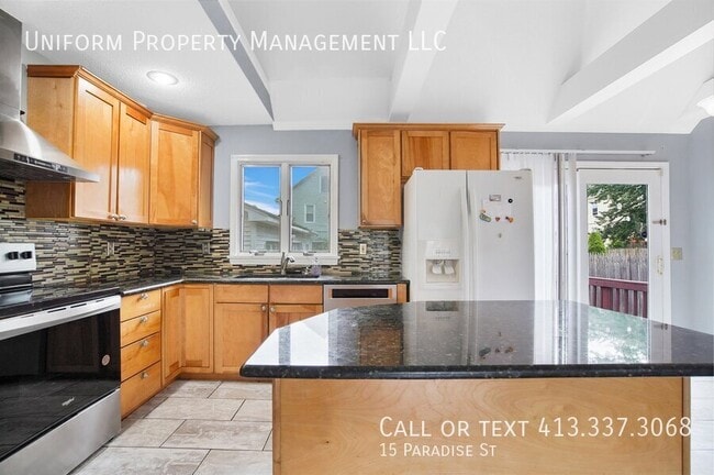 Building Photo - 15 Paradise St