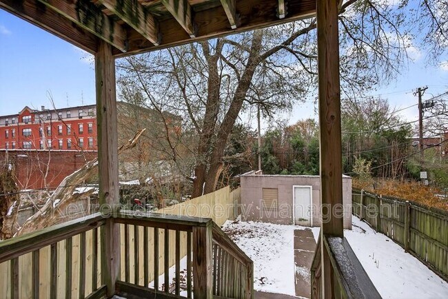 Building Photo - 3166 California Ave